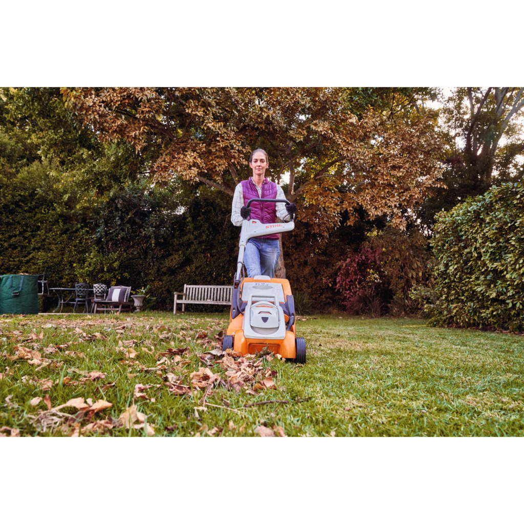 Tondeuse sur batterie 450W 36V STIHL 6311-011-1410 l.33 cm